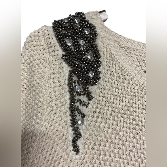 Gibson Latimer Women’s Knit Cream Sweater Size M Embellished Beaded Shoulders - Picture 3 of 16